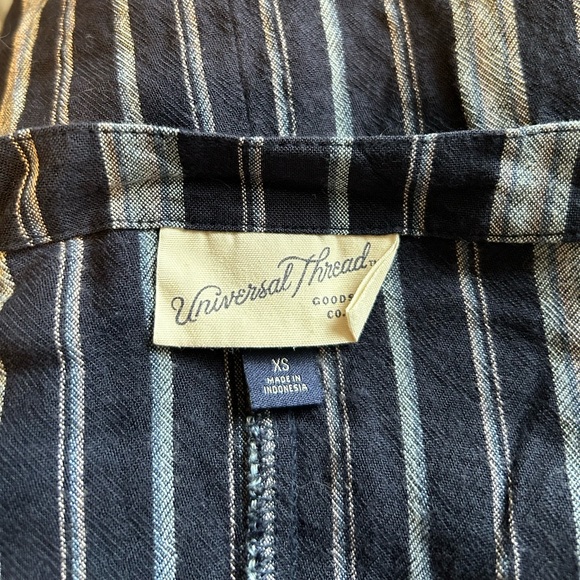 Universal Thread Goods Co Tie Hem Top - Size XS - Picture 4 of 5